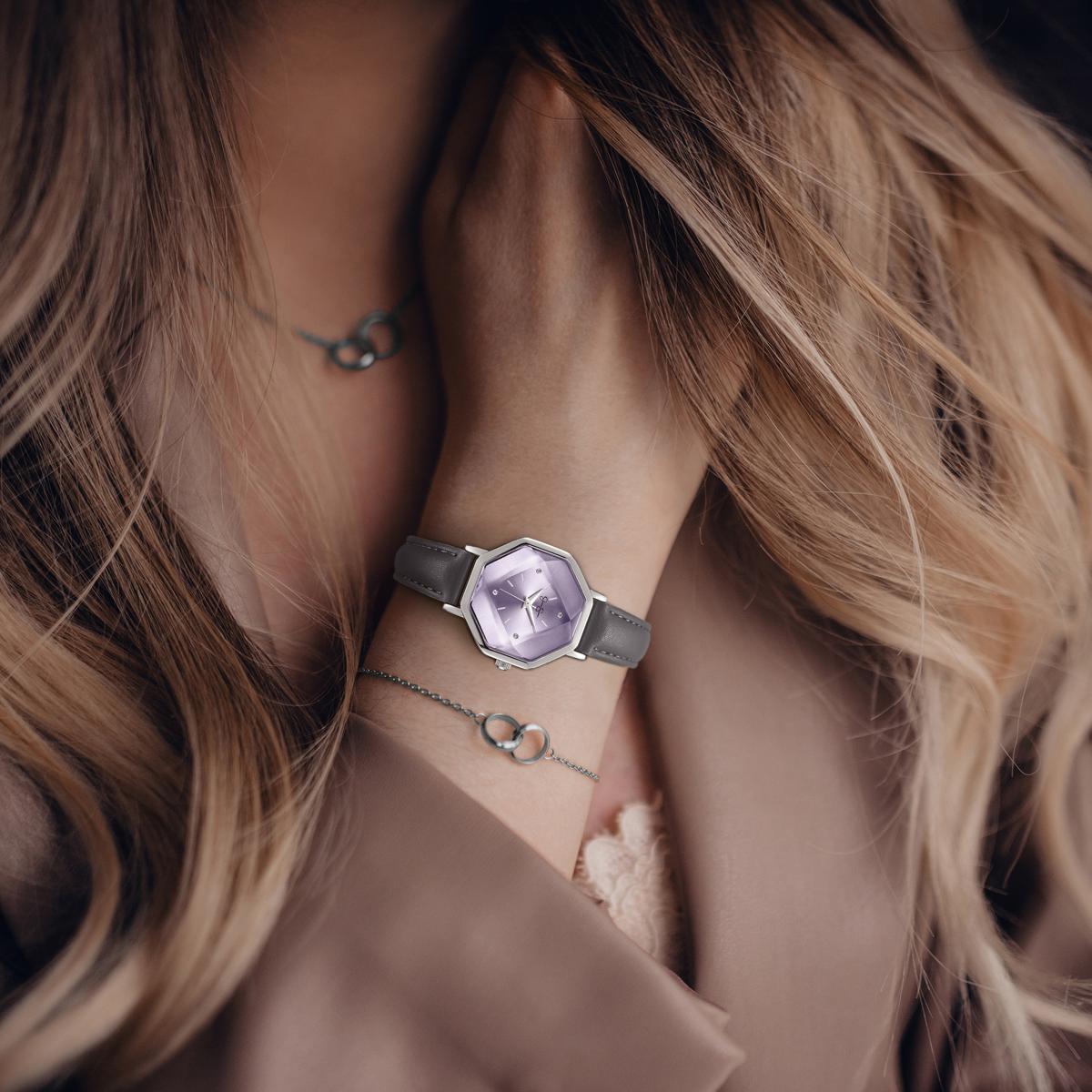 Jessica Simpson Women's Metal Band Watch | Octagon Crystal Dial | 32MM