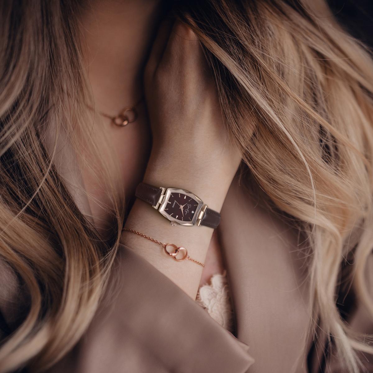 Jessica Simpson Women's Metal Band Watch | Barrel Crystal Dial | 24 MM