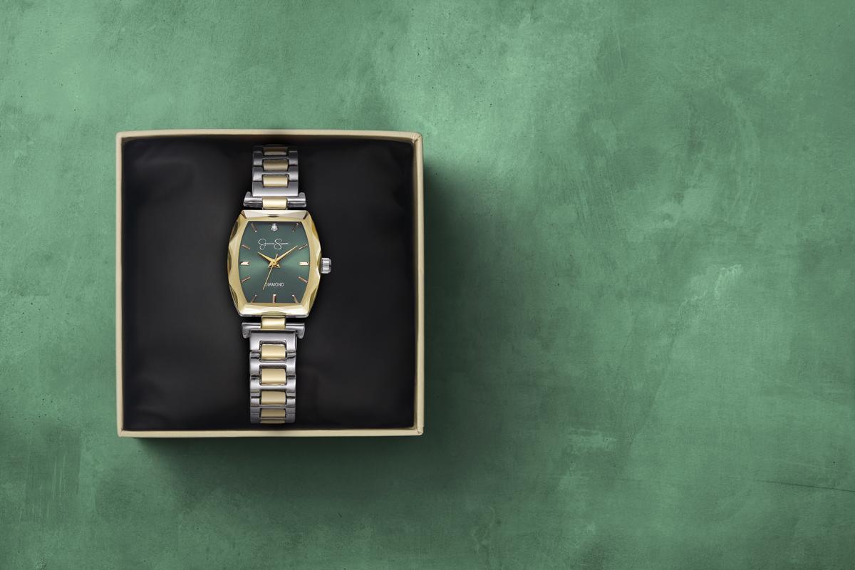 Jessica Simpson Women's Metal Band Watch | Barrel Crystal Dial l 24MM
