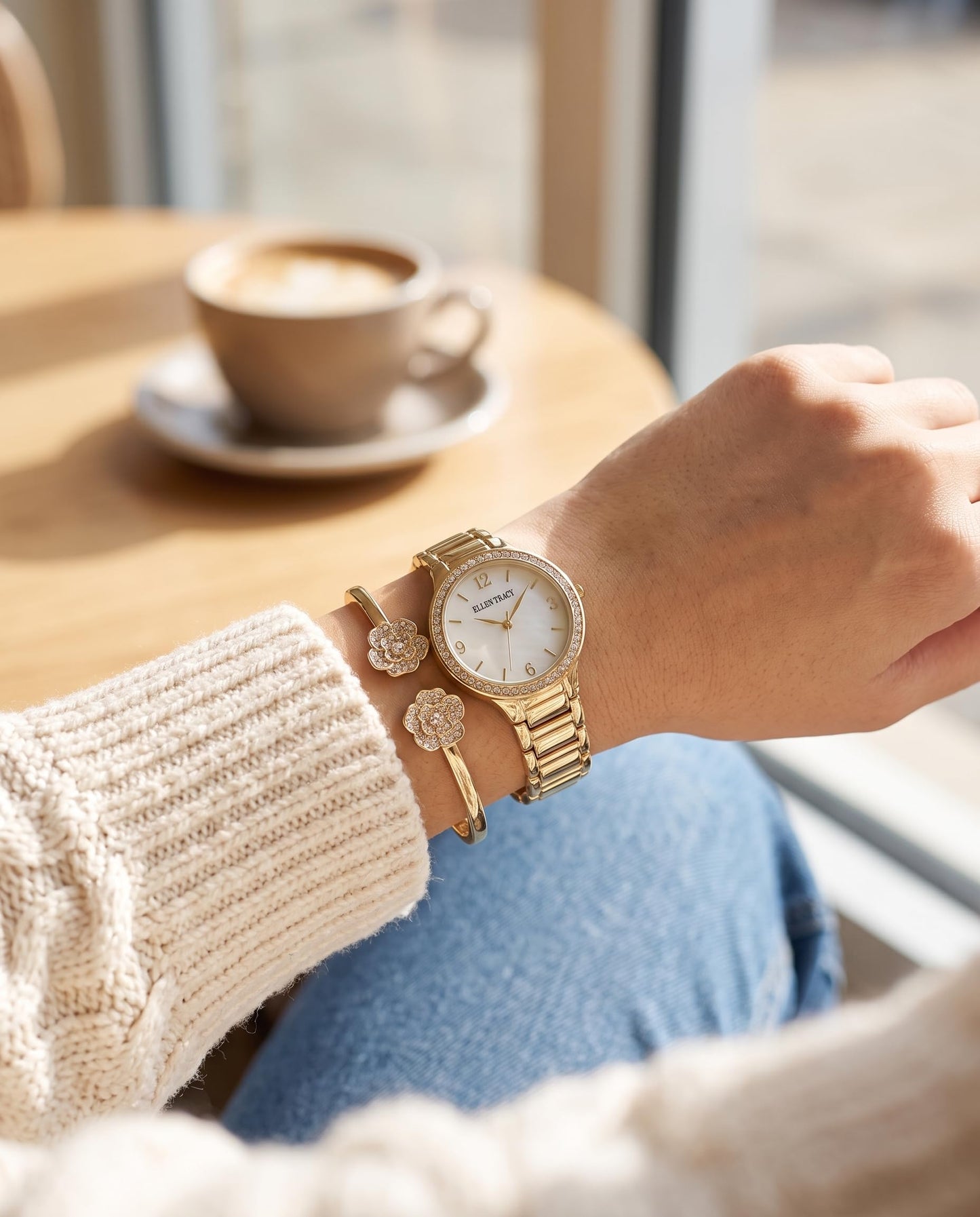 Ellen Tracy Women's 32mm Quartz Watch Solid Metal Band Foldover