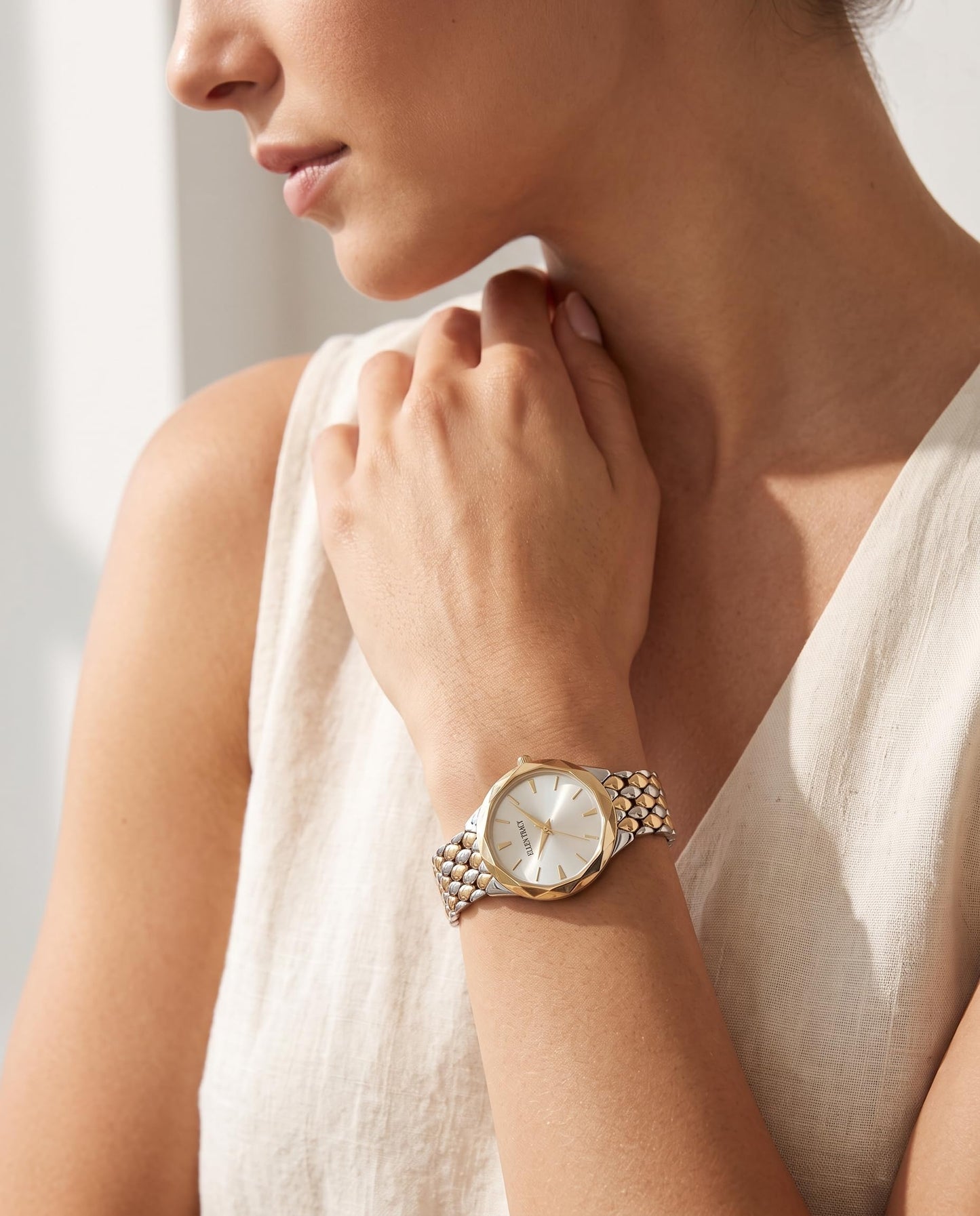 Ellen Tracy Women's 32mm Quartz Bracelet Watch Metal Link Band