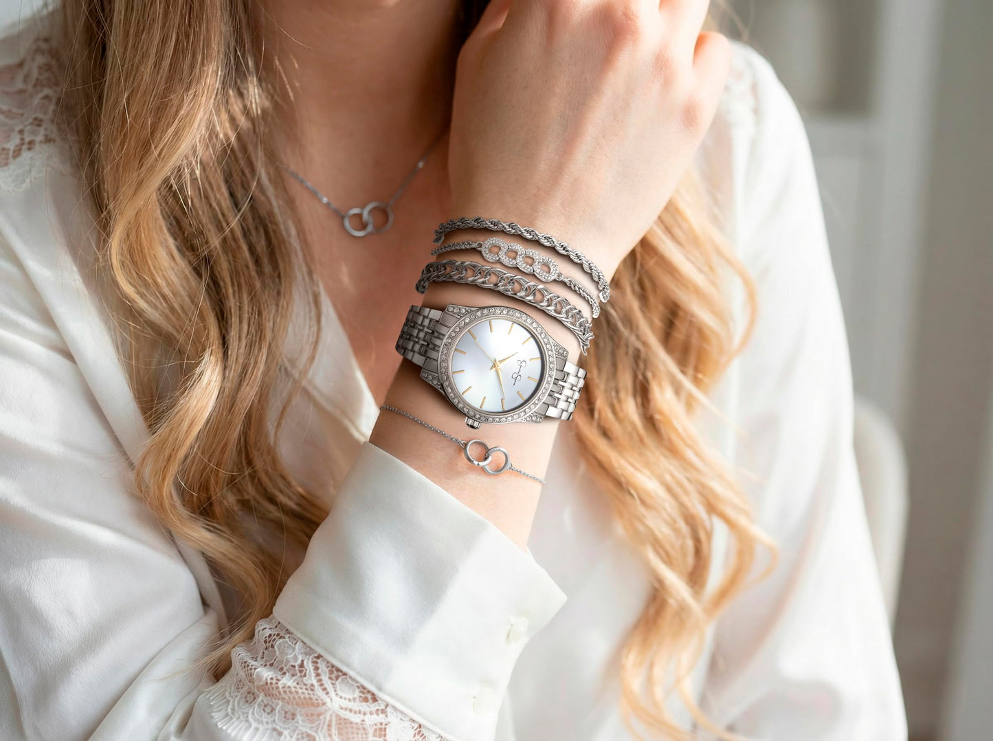 Jessica Simpson Women’s Watch Set Silver 35mm Light Blue Dial Bracelet Set