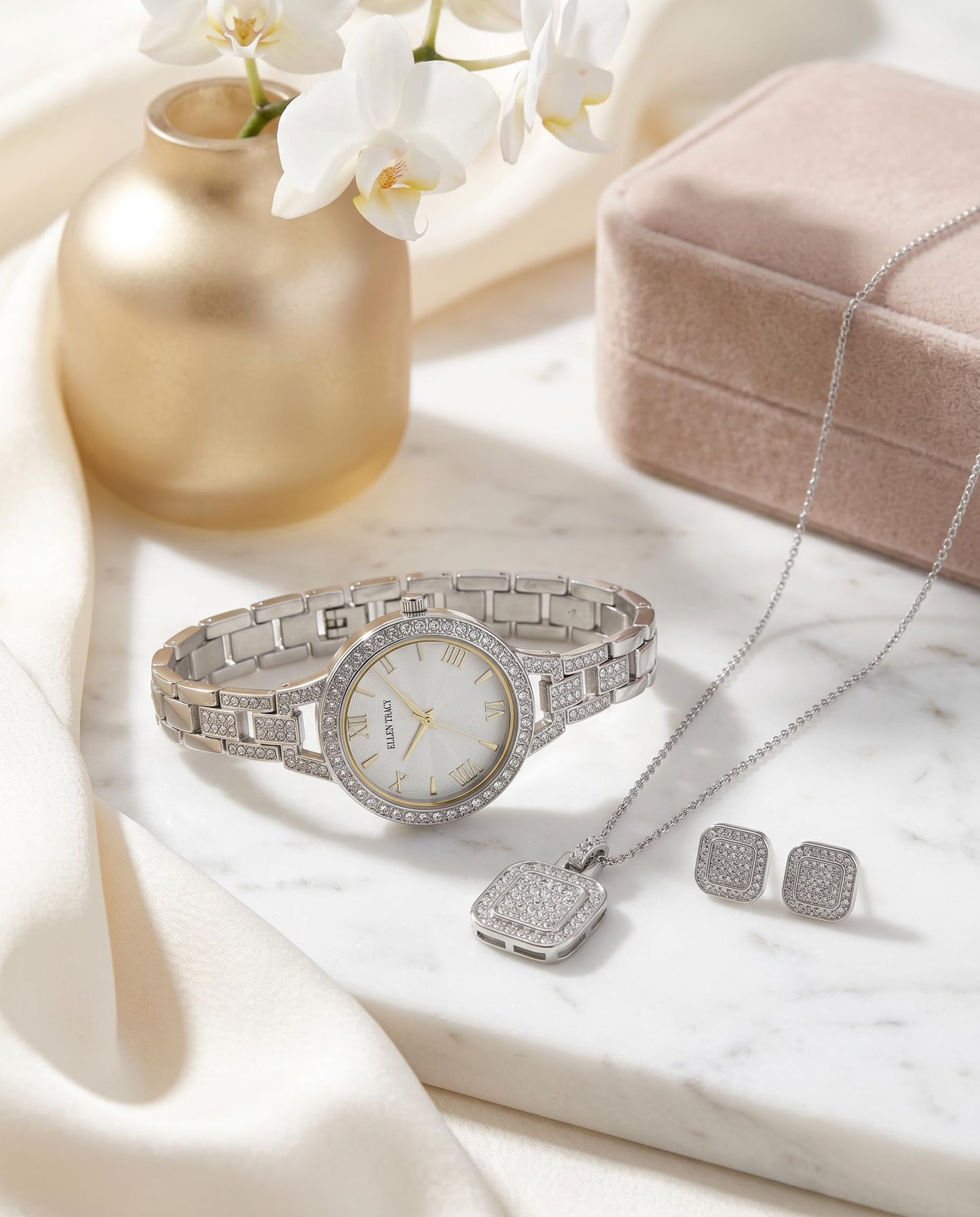 Ellen Tracy Women's 33.5mm Quartz Bracelet Watch Metal Alloy Band