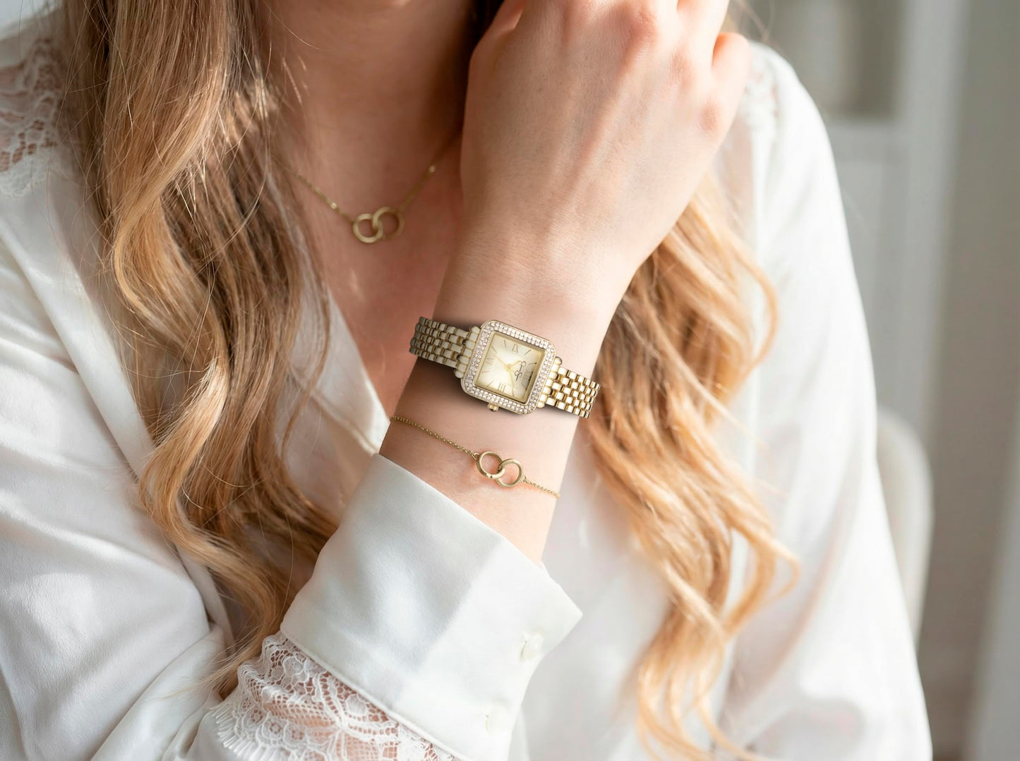 Jessica Simpson Women’s Square Gold Watch 23.5mm Champagne Dial Crystal Bezel Bracelet