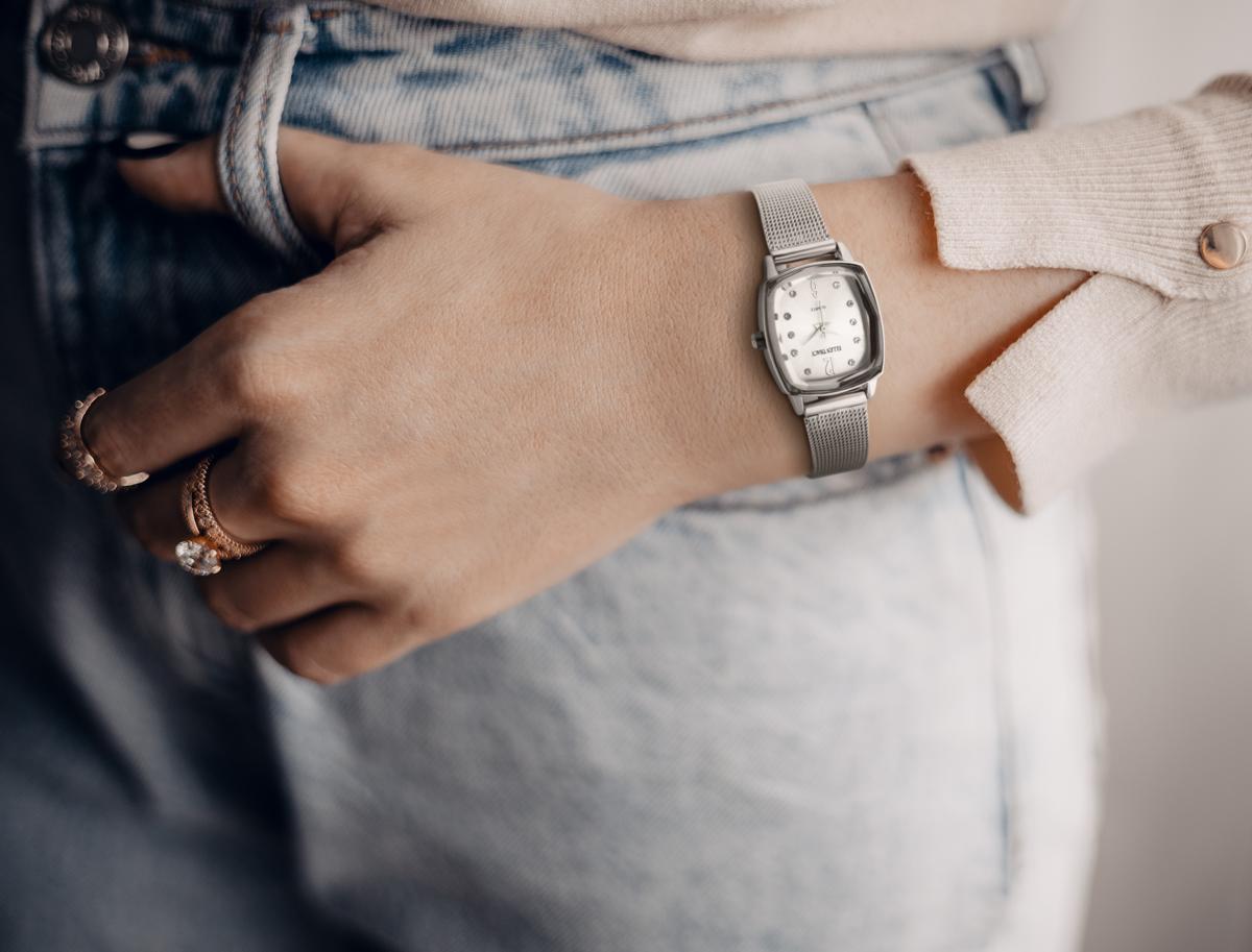 Ellen Tracy Womens Mesh Bracelet Watch | Cushion Sunray Dial With Crystals | 23 MM