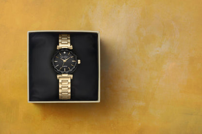 Jessica Simpson Women's Metal Band Watch | Round Crystal Dial | 27 MM
